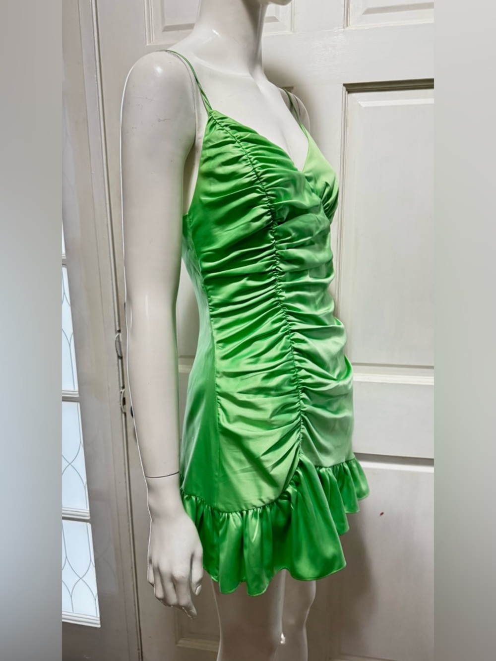 MAJORELLE coquette Bright Green Ruched Ruffle Mini Dress Size Medium A - Picture 3 of 16